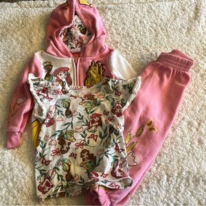 Disney princess Toddler Girl matching 3 piece set
Size 2T